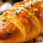 easy cheesy football pull-apart bread - featured image